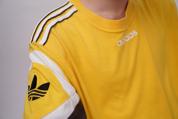 "adidas" -Embroidery Logo Designed Tee-