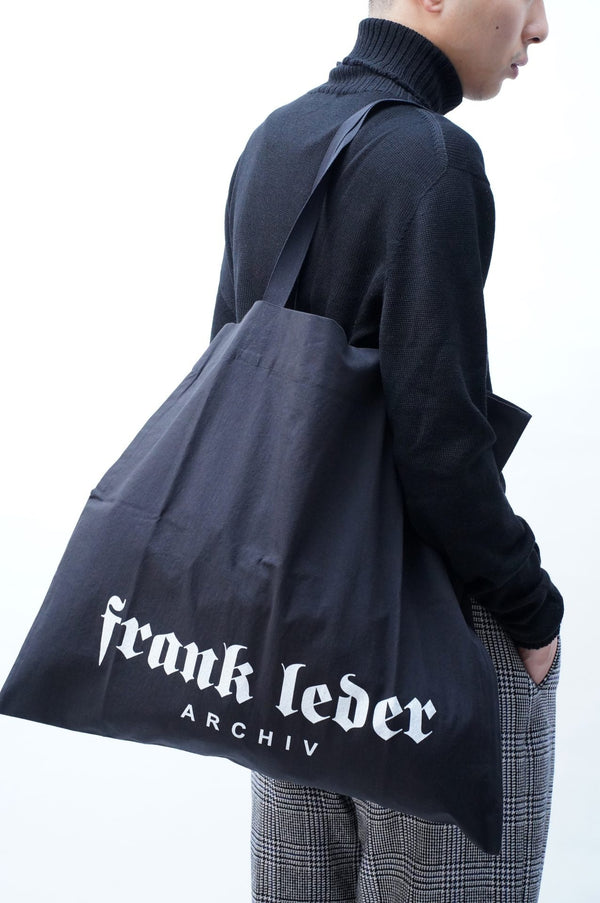 [ARCHIVE EDITION] -BLACK WOOL TURTLE NECK KNIT WITH COIN –