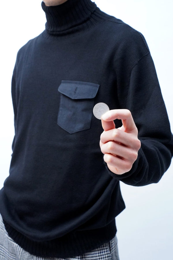 [ARCHIVE EDITION] -BLACK WOOL TURTLE NECK KNIT WITH COIN –